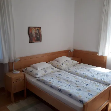 Bed & Breakfast Kreuzschwestern Hall *