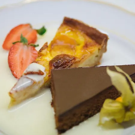 Kreuzschwestern Hall Hall in Tirol