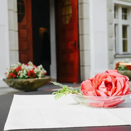 Kreuzschwestern Hall * Hall in Tirol