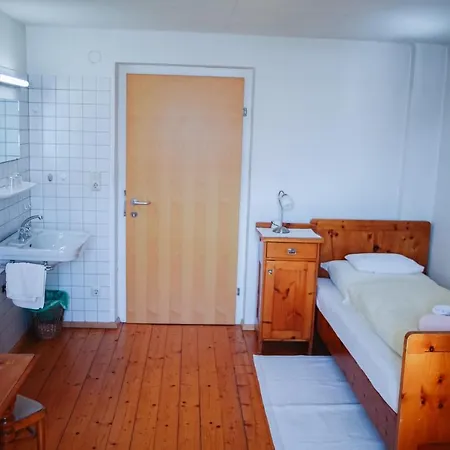 Kreuzschwestern Hall Bed & Breakfast Hall in Tirol