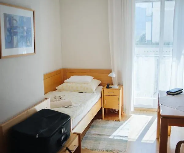 Kreuzschwestern Hall הל אין טירול