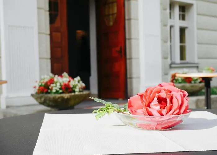 Kreuzschwestern Hall * הל אין טירול