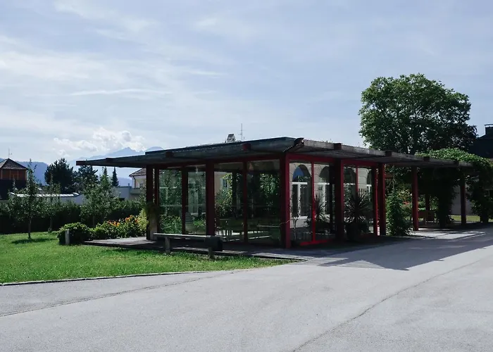 לינה וארוחת בוקר Kreuzschwestern Hall