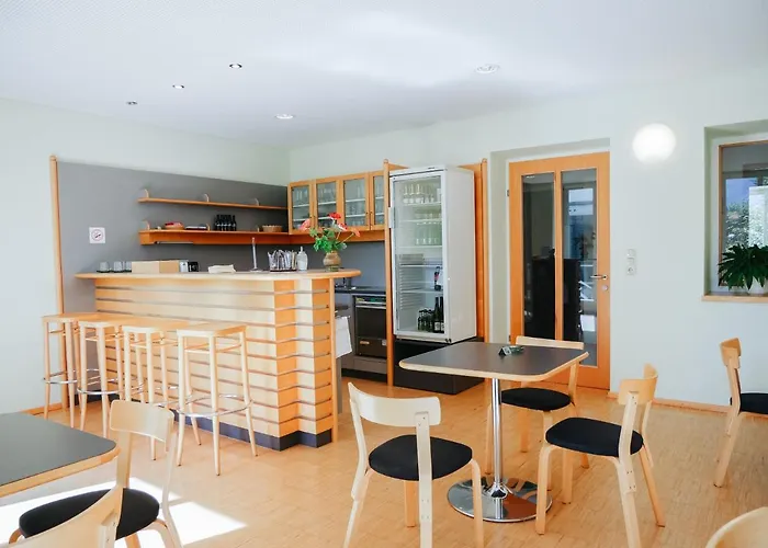 Kreuzschwestern Hall * הל אין טירול