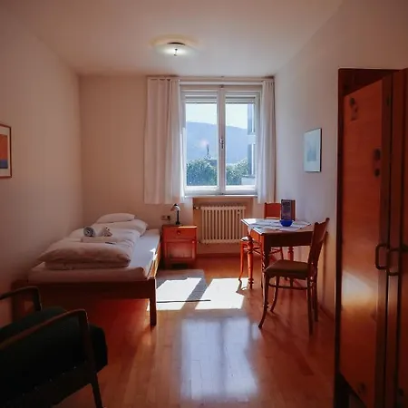Kreuzschwestern Hall * Hall en Tirol