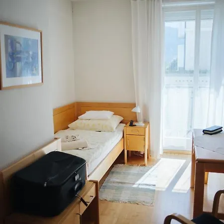 Kreuzschwestern Hall Hall en Tirol